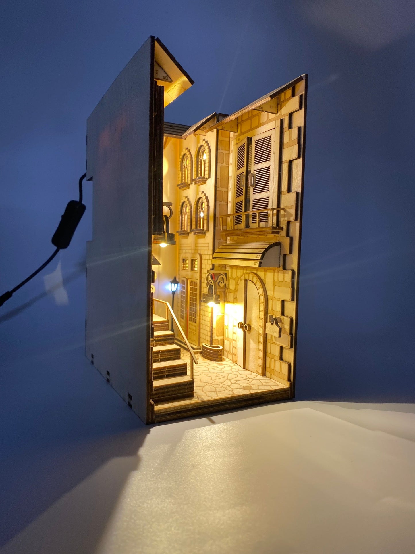 Rome's Midnight Alley Book Nook | LKWood
