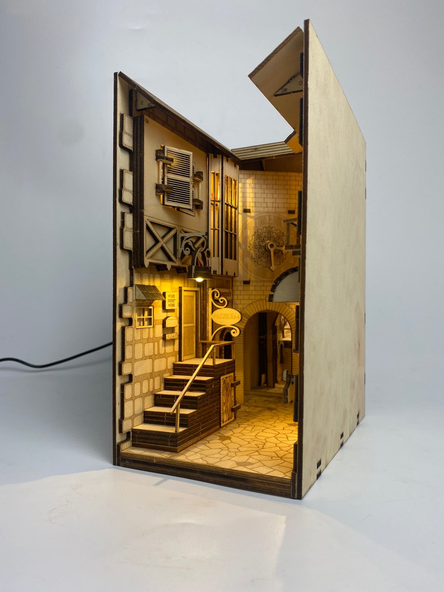 Rome's Midnight Alley Book Nook | LKWood