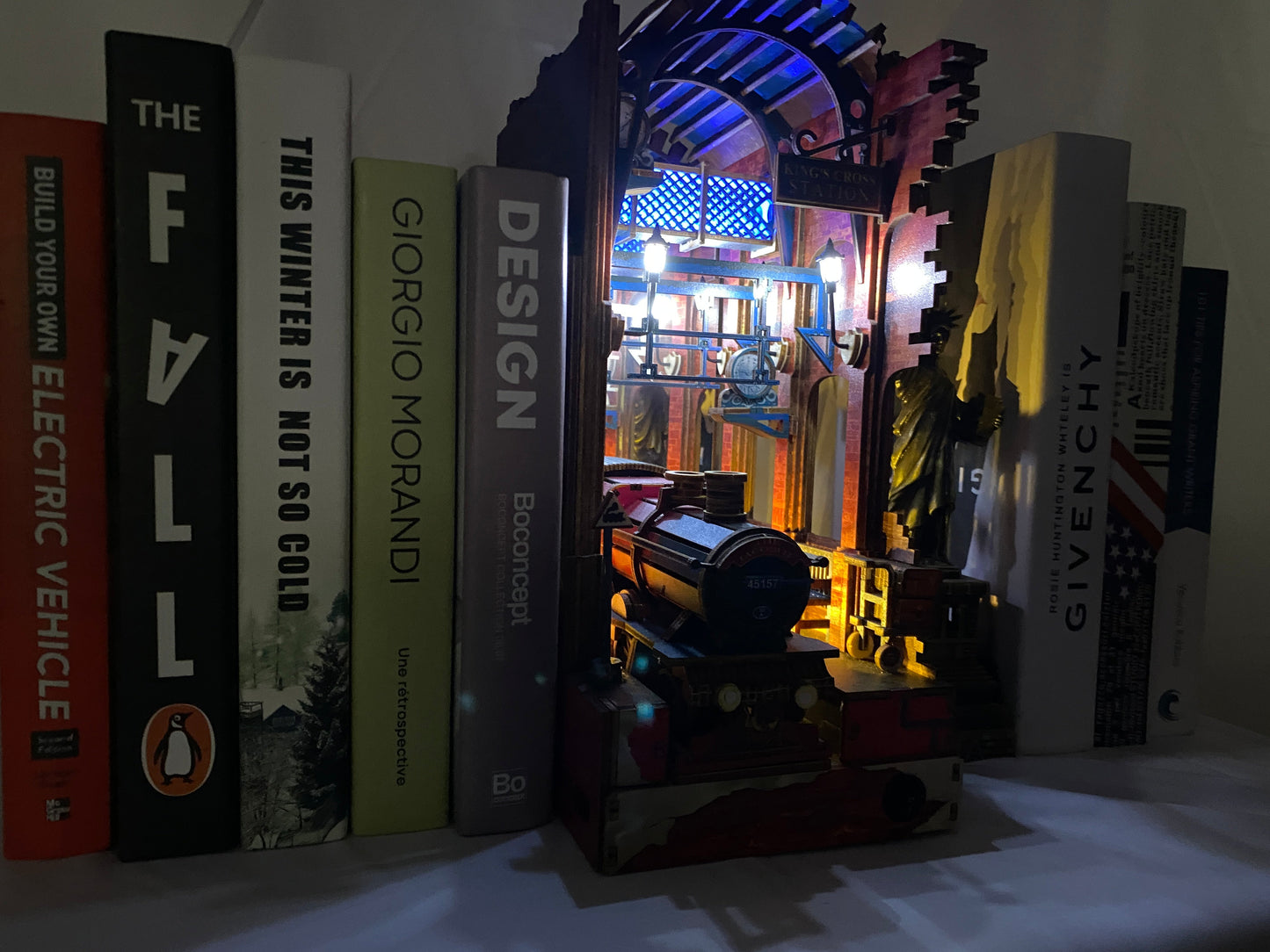 King's Cross Station Pre Colored Book Nook | LKWood